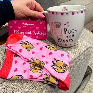 Pugs and kisses mug and socks
